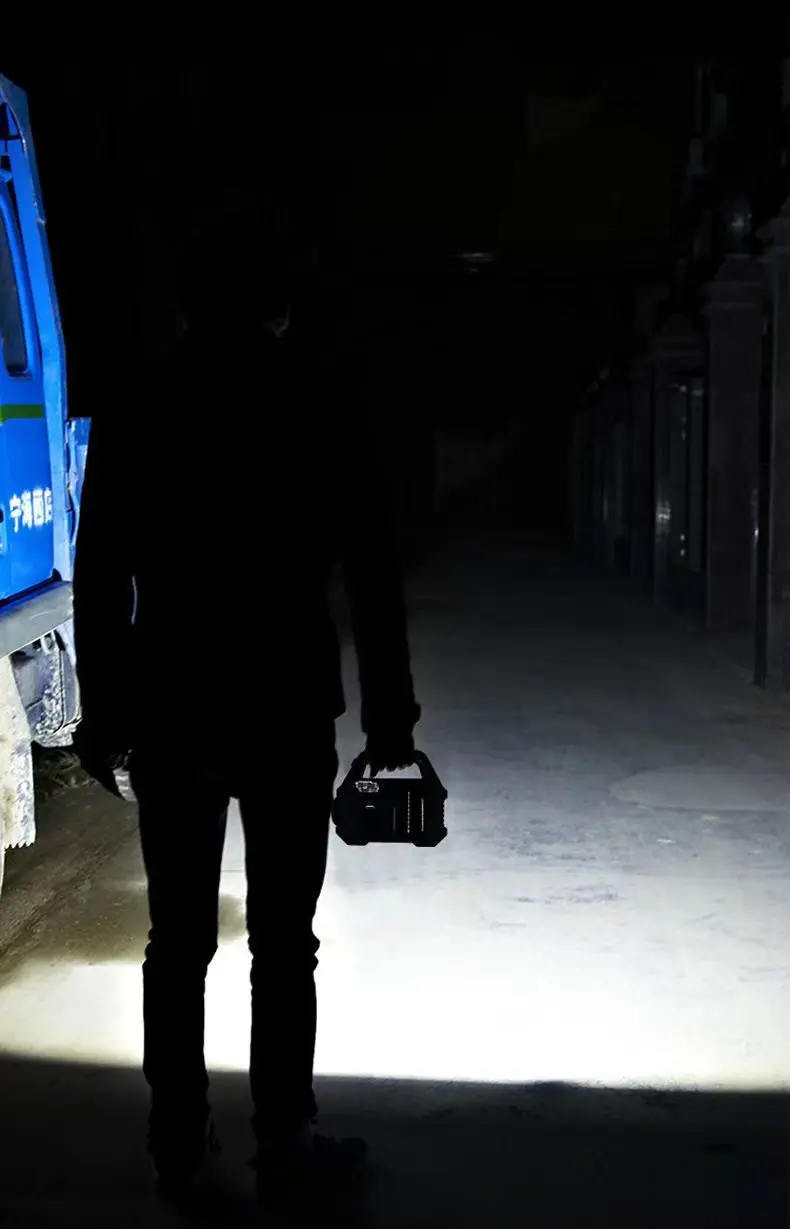 Solar Multifunctional Work Light 4